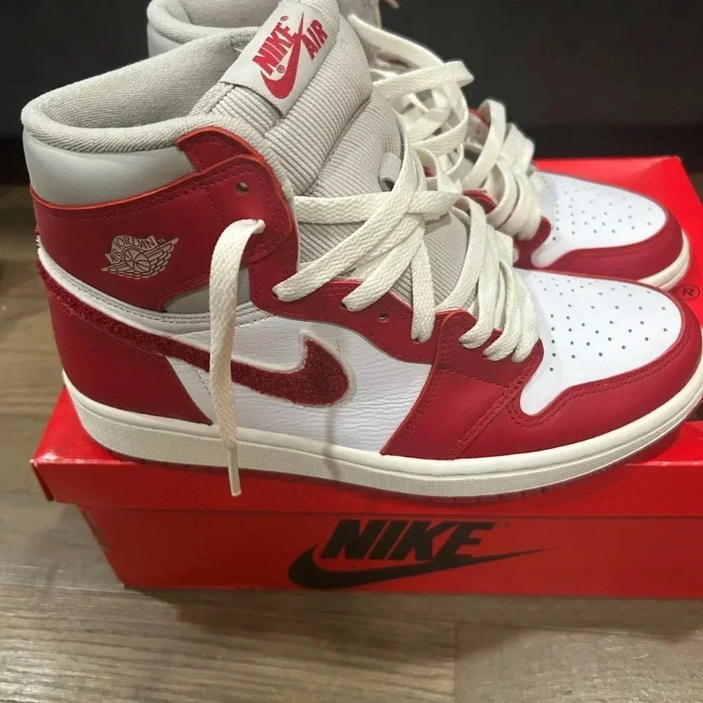 Nike Air Jordan’s 1 Women 8